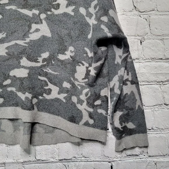 Acrobat Wool Blend Camo Gray Cropped Sweater Size M/L